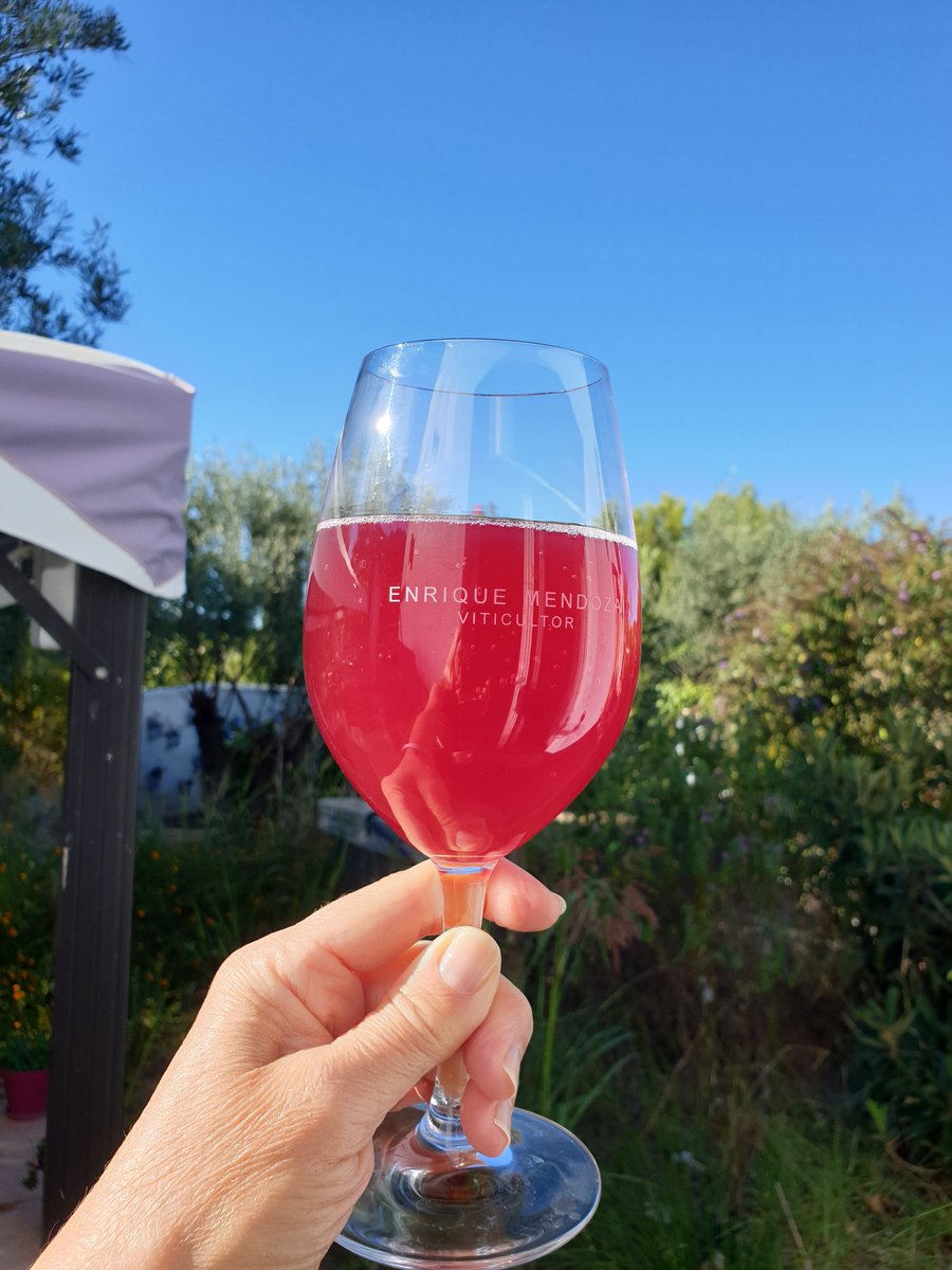 JanetFPI's tweet photo. @IWFM_Awards
#IWFMAwards2020
Raising a glass to congratulate all the winners! 🍷👏 https://t.co/x199ahmdJw