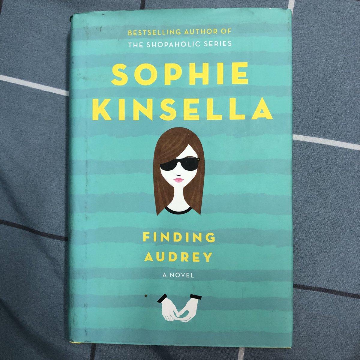 jj_books's tweet photo. Finding Audrey - Sophie Kinsella
📍100 บาท (ปกแข็ง)
#ขายหนังสือ #ขายหนังสือมือสอง #หนังสือมือสอง #หนังสือมือสองสภาพดี #หนังสือมือสองราคาถูก #หนังสือหายาก #ตามหาหนังสือ #FindingAudrey #SophieKinsella https://t.co/w2IYqtLd68