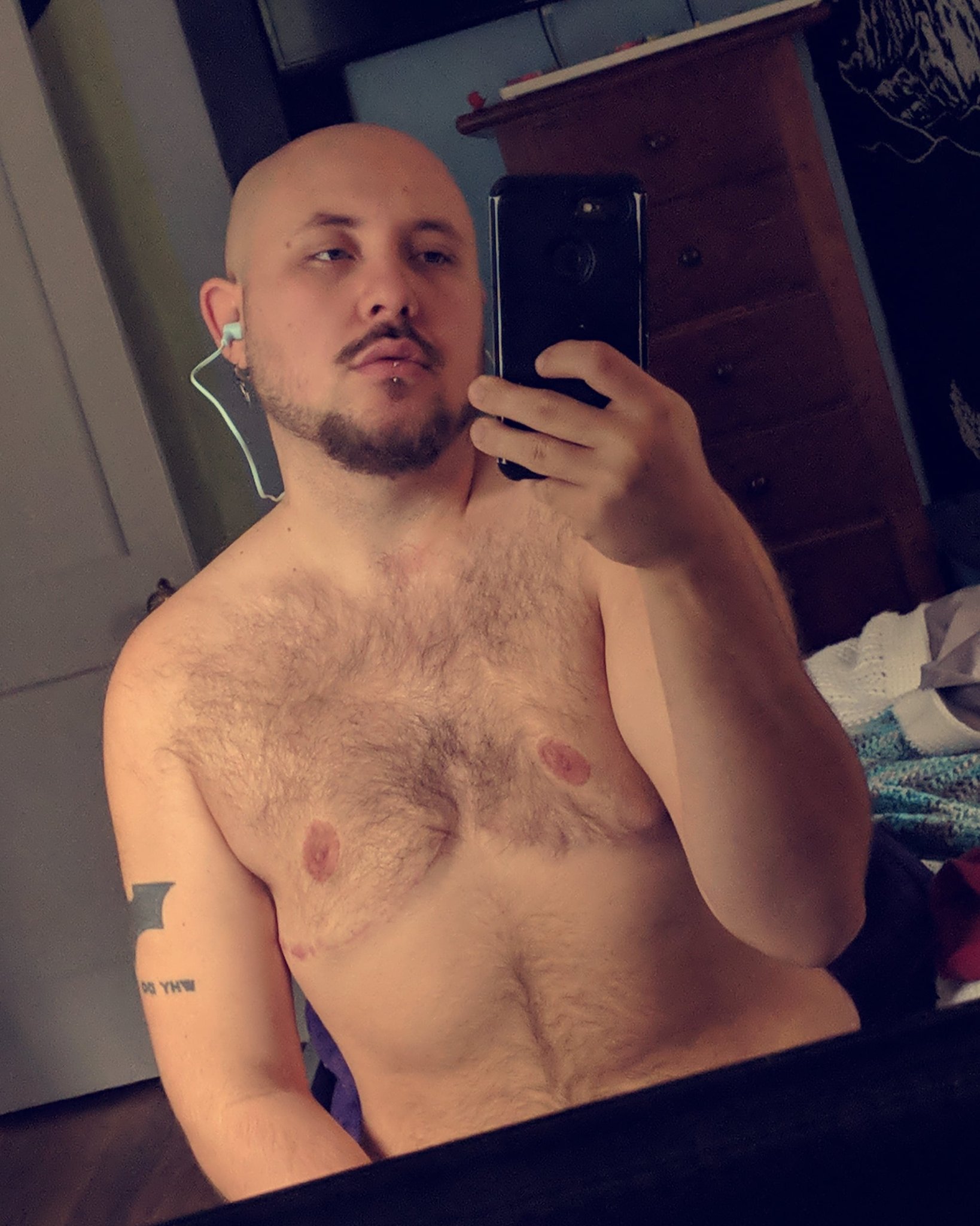 Wishing I had some friends to play with on this rainy day ???
.
.
.
.
#trans #transsexual #ftm #gay #gayotter