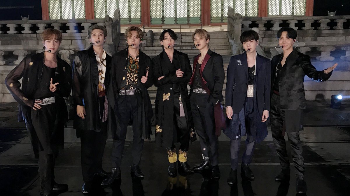 PopBase's tweet photo. BTS’ "Dynamite" spends a 7th week at #1 on the Digital Song Sales chart, extending it’s record as the longest-running #1 single on the chart this year (94k copies sold). https://t.co/e57w1qqYxt