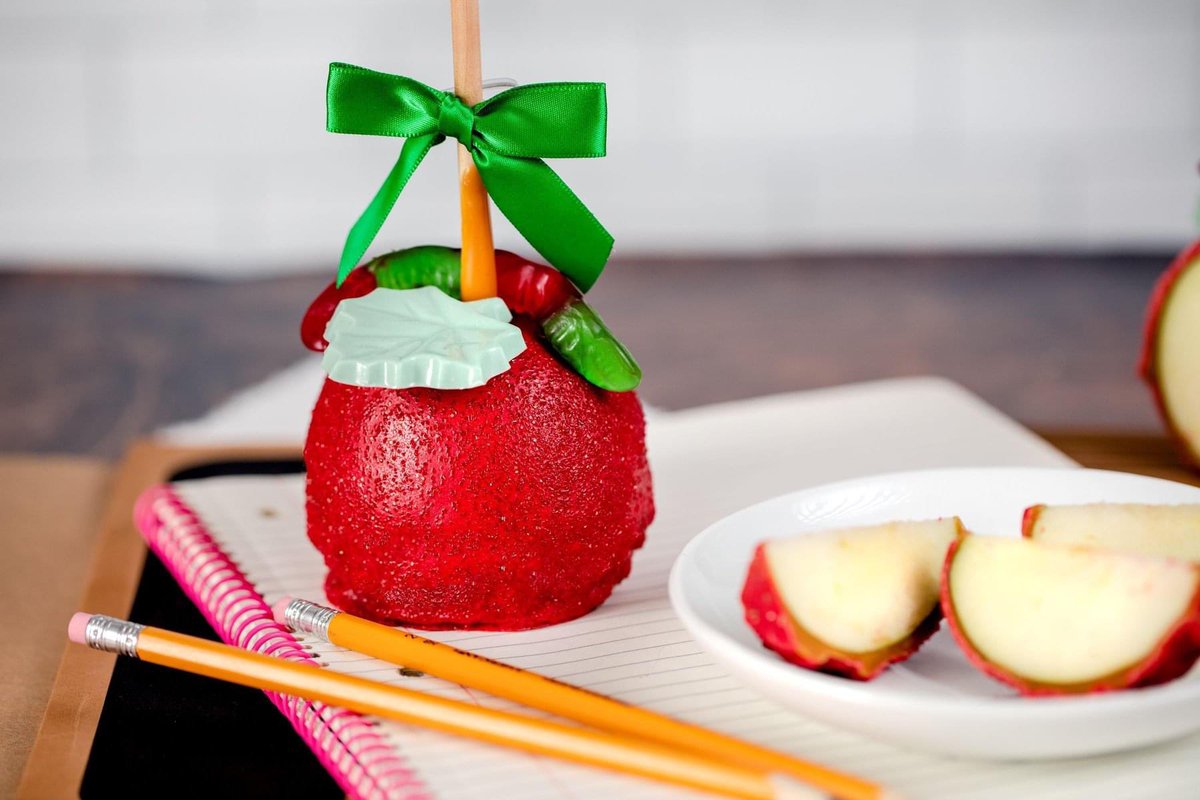 ColdStoneOmaha's tweet photo. Our creative caramel apples are in a class by themselves (Customers often express a favorite.) 🍎 https://t.co/a3NHs7aYk1