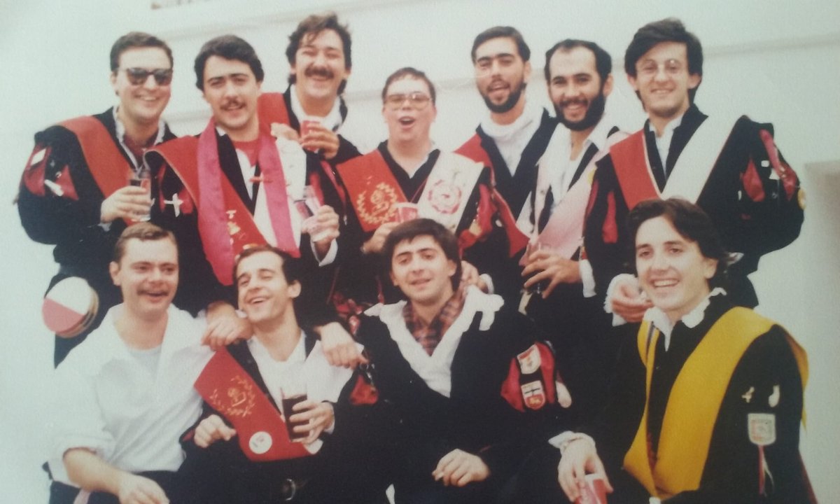 TunaMLG's tweet photo. Vamos a crear una nueva sección en nuestras redes sociales llamada #lahistoriadenuestratuna donde iremos publicando fotos sobre la historia de nuestra tuna 😁. Os dejamos las 2 primeras. #tuna#málaga https://t.co/4bf4lM6sl7