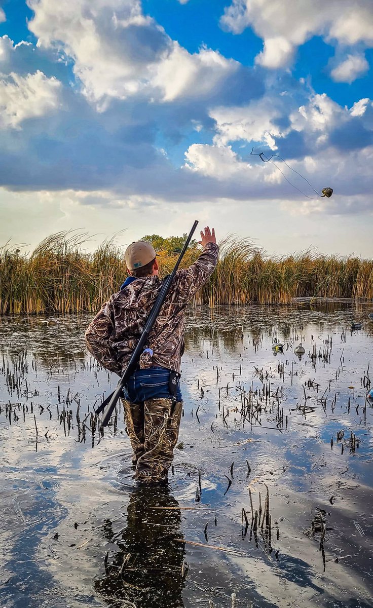 michaelmsamp's tweet photo. Love to see my 13 yr old son taking a love for the great out doors!  @SDGameFishParks @ChonkHull @DucksUnlimited  @outdoorlifeus #startemyoung #sdoutdoors #SocialDistancing https://t.co/pE1Z3JElpQ