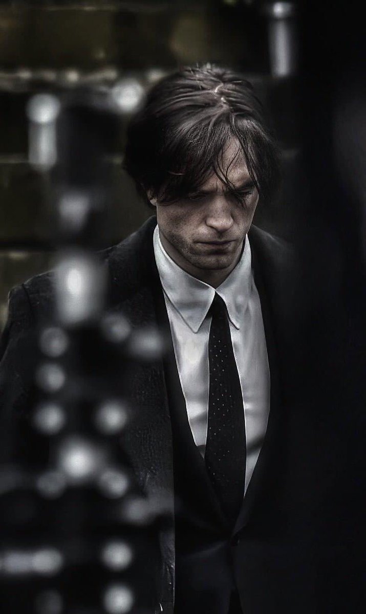 Citicinemas's tweet photo. #DesdeElSet nuevas imágenes de #RobertPattinson en #TheBatman 🎬 la filmación continúa en Liverpool. https://t.co/jyEKggS1L6