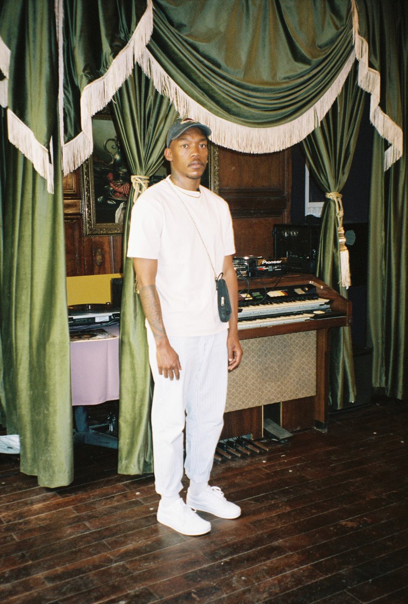 heavyrotationza's tweet photo. From digging for vinyls, to grabbing a bite at Nando’s, and popping into Romeo’s to discuss his EP ‘MAMA’ - we’re excited to bring you a snapshot of what our day with @muziou looked like.

📸 @1boywanda_ 

https://t.co/fnfLOvfKnb https://t.co/SwqgbRkGde