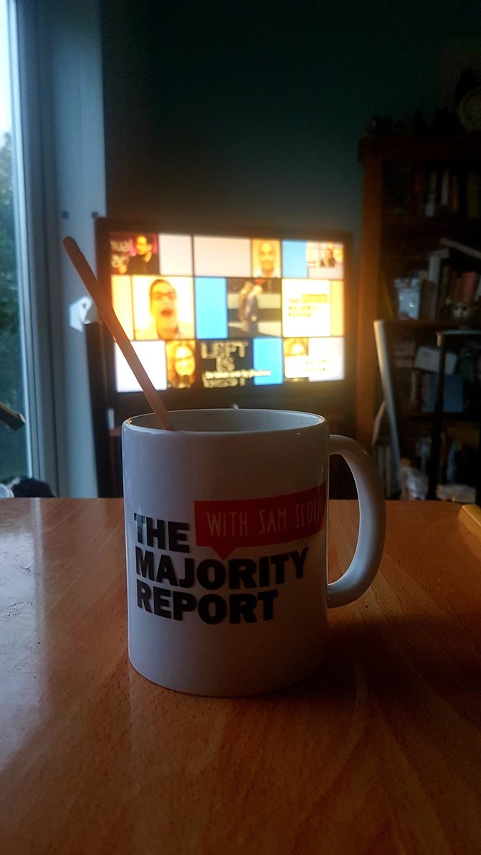 LaneThomaHewitt's tweet photo. Oooh! I'm all giddy!
My first @majorityfm with my new coffee mug.
Yum.
#FunHalf
#LeftIsBest
#UnionisedMerch https://t.co/Lq7OIgzmi3