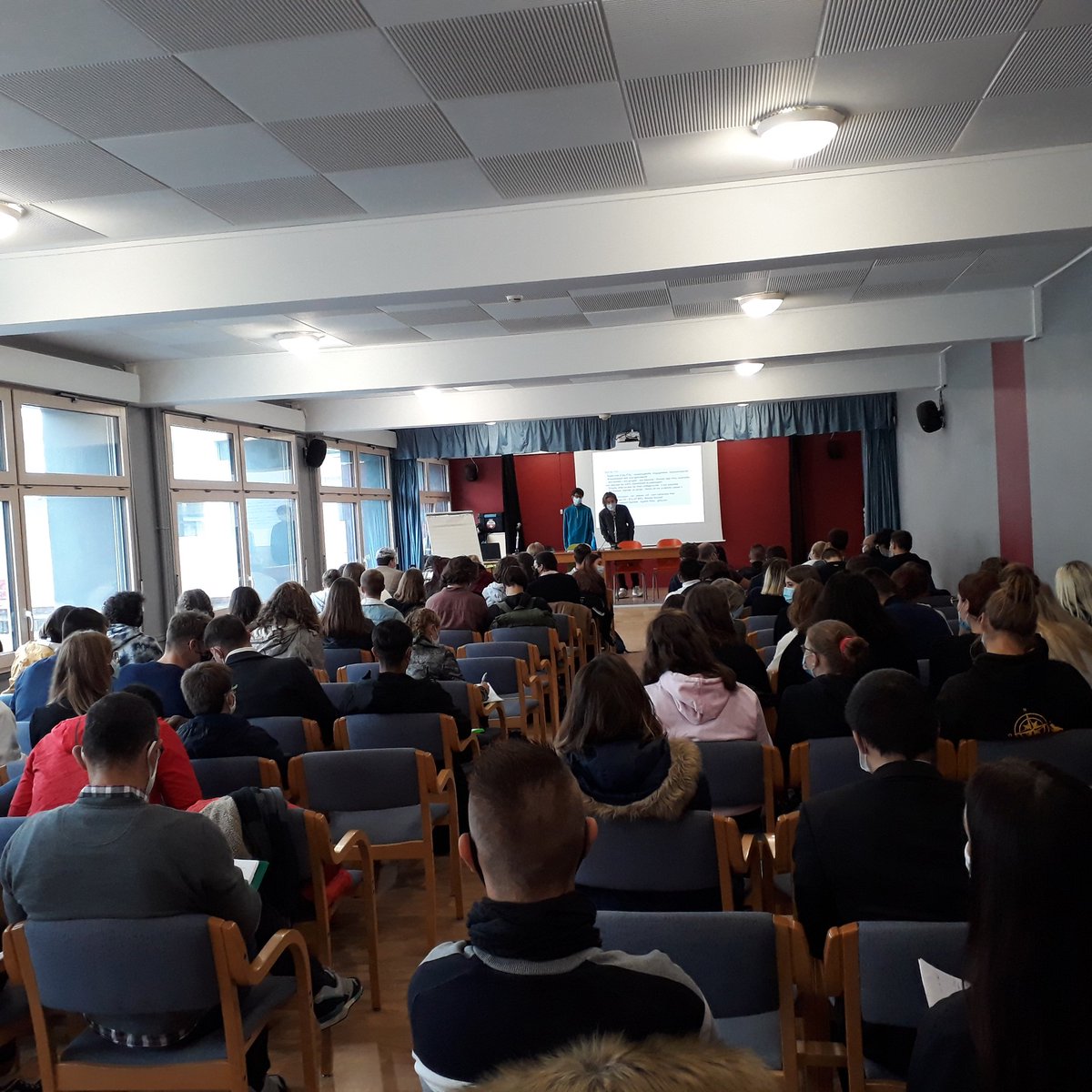 chmonnin25's tweet photo. Début de semaine des rencontres #intercvl dans @acbesancon . Aujourd'hui à Lons le Saunier au lycée Jean Michel pour les réseaux du Jura. De la motivation et des candidats pour le futur  @CAVLBesac @VieLyceenne @DSDEN39 @ChanetJF https://t.co/Awbs7hjKYO