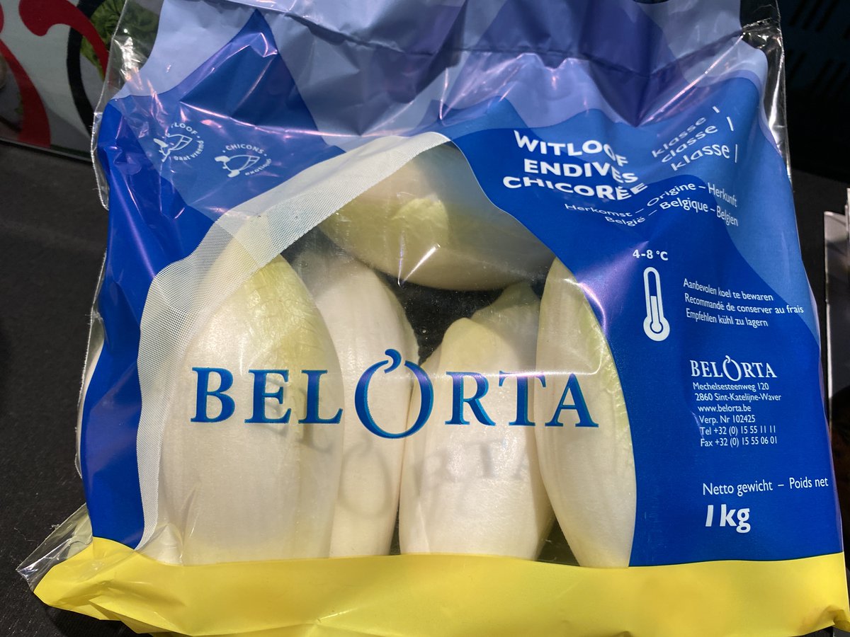 belgianjapri's tweet photo. Ja we zijn wel een klein land maar als het over witloof gaat voelen we ons wel wat groter in België. Ja en de volle grond ontbreekt nog! 
.#witloof #vlam #belorta #ilvo #weresmartworld https://t.co/lMhxgVnBrq