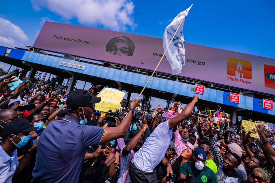 I was at the venue of one of the  #EndSARS protests today. The safety of everyone involved in peaceful protests across Lagos is important and communicating with the CP, this is what we want to guarantee on all sides. Tomorrow, I will be meeting with HE Pres.  @MBuhari in Abuja.