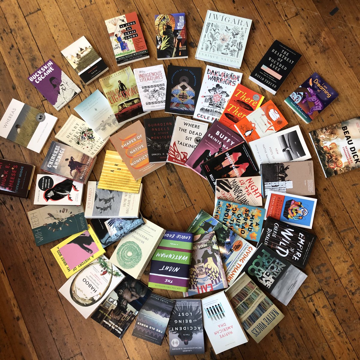 In honor of Indigenous Peoples’ Day, we wanted to highlight as many Native voices as we could fit in one picture! There are many more amazing books by Indigenous authors on our shelves and we hope you’ll add them to your reading lists ❤️