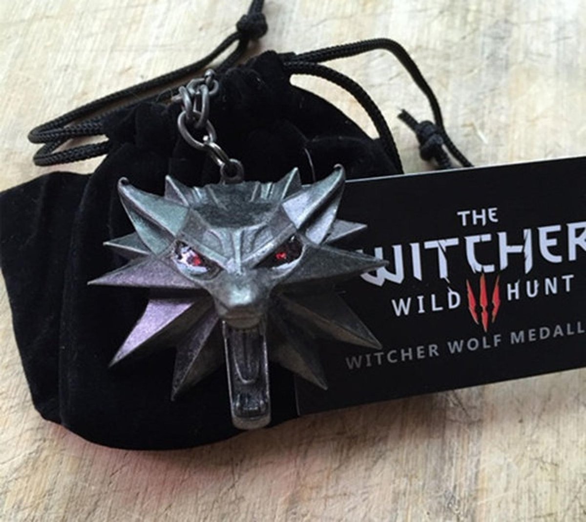 RazzPitazz's tweet photo. For anyone who has joined the Twitch Follower Giveaway to receive this piece of handcrafted memorabilia, the Giveaway will take place on October 19 at 11pm EST! See you there!
#Giveaways #Witcher3 #twitch https://t.co/Yb3N4I8pyn