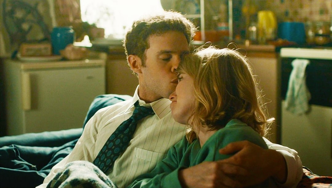 DeCaesteckerFan's tweet image. #UsBBC▪️Episode Three
↳ I'm never going anywhere without you and I'm never going to leave you. Okay?
- Okay.