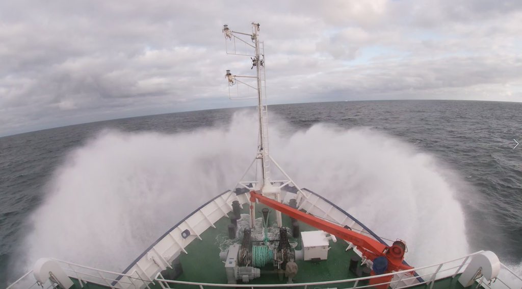 Transit from #Ems to #Borkum Riffgrund. #Oceanmeasurements close to the wind park with rough sea but bright sunshine. <a href="/ZfMarS_ICBM/">ZfMarS</a> <a href="/ICBM_uol/">ICBM_uol | @icbm-uol.bsky.social</a> @UniOldenburg <a href="/AWI_de/">AWI Medien</a> @HS_EmdenLeer