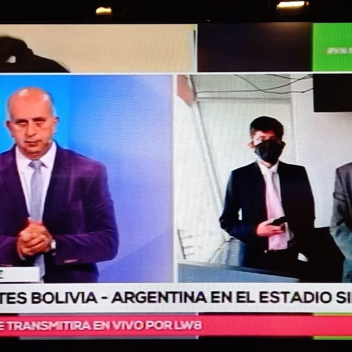 fercho19_1's tweet photo. Contacto en vivo desde La Paz-Bolivia para Canal 7 - Argentina a horas del partido de @FBF_BO y @Argentina mañana martes 13 de octubre de 2020 por la fecha 2 de las #EliminatoriasSudamericanasQatar2022 en el estadio Siles.

#APorMás
#Canal7Argentina
#YoSoyFerchoMuchasGracias https://t.co/tv7qctNBv3