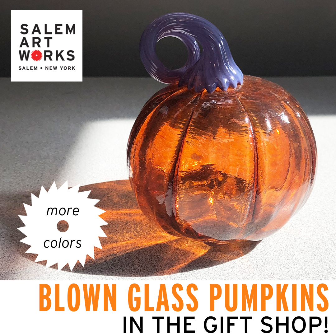 Visit the #salemartworks Gift Shop! ow.ly/vIE350BQoRS #glassblowing #glassart #autumninny #giftideas #pumpkins #fall #shoplocal #upstateny #upstatenewyork #capitalregion #washingtoncountyny