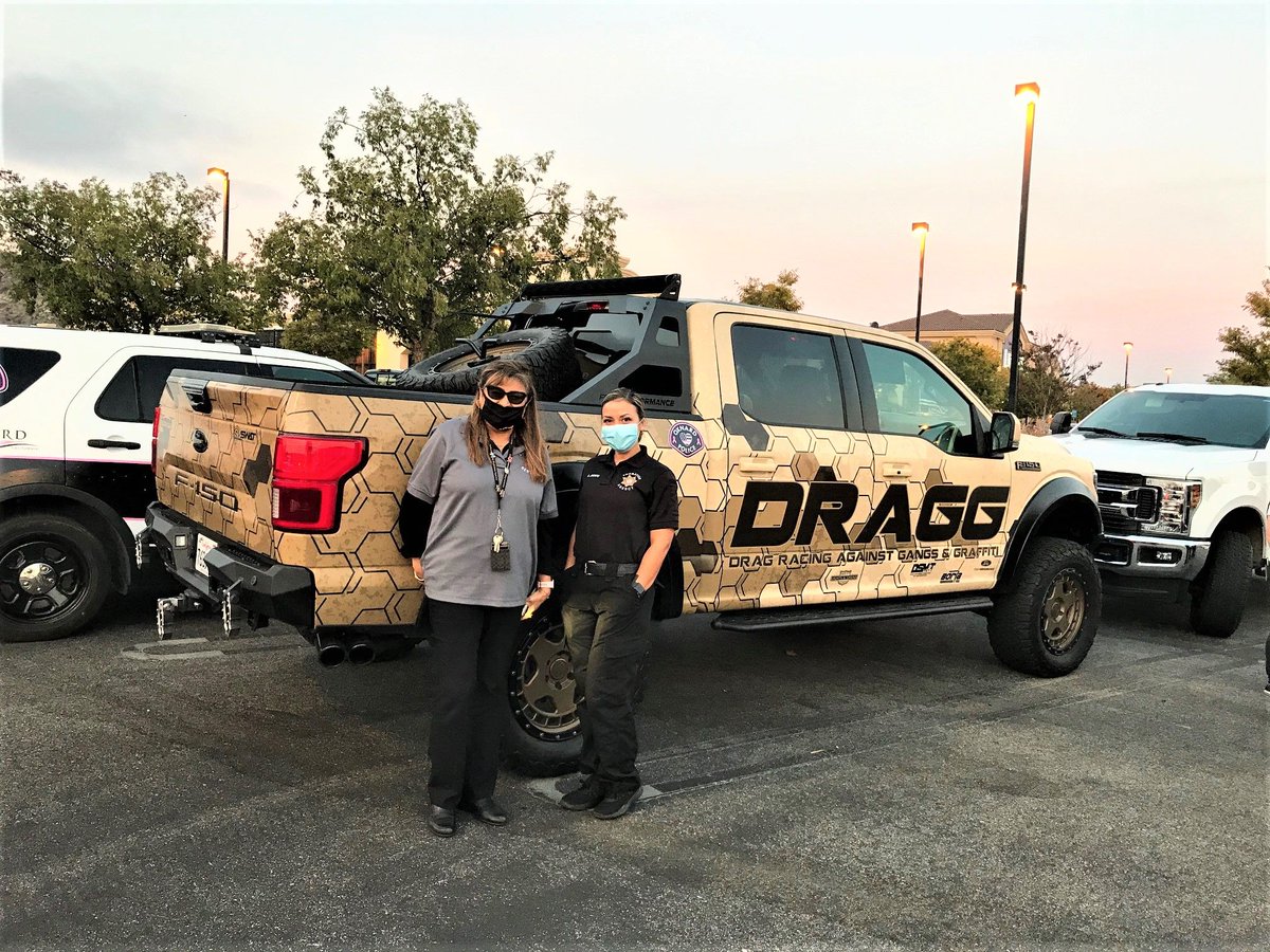 VtaCoProbation's tweet photo. Recently DPO Holly Jacinto and LPA Adela Oregon participated in the “Car-ona Cruise.” Over 300 vehicles participated in the parade to honor the Borderline 12. The cruise took place throughout the city of Simi Valley #RonHelus #Borderline12 #HonorTheFallen #hero911 #VenturaCounty https://t.co/Sx9OT3ekOQ