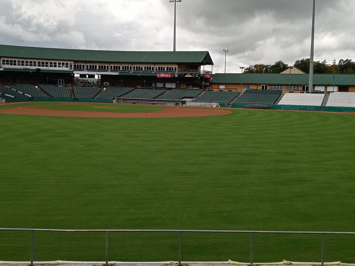 The color of TifTuf for almost the middle of October. Mowing @.425 hope to overseed first of November