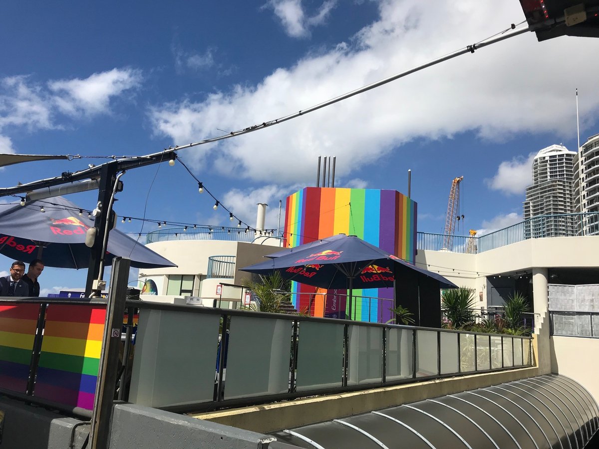 #Internacional La comunidad LGBTQ ya tiene en Tokio su #PrideHouse, que forma parte del movimiento olímpico ow.ly/lqKs50BQsEG