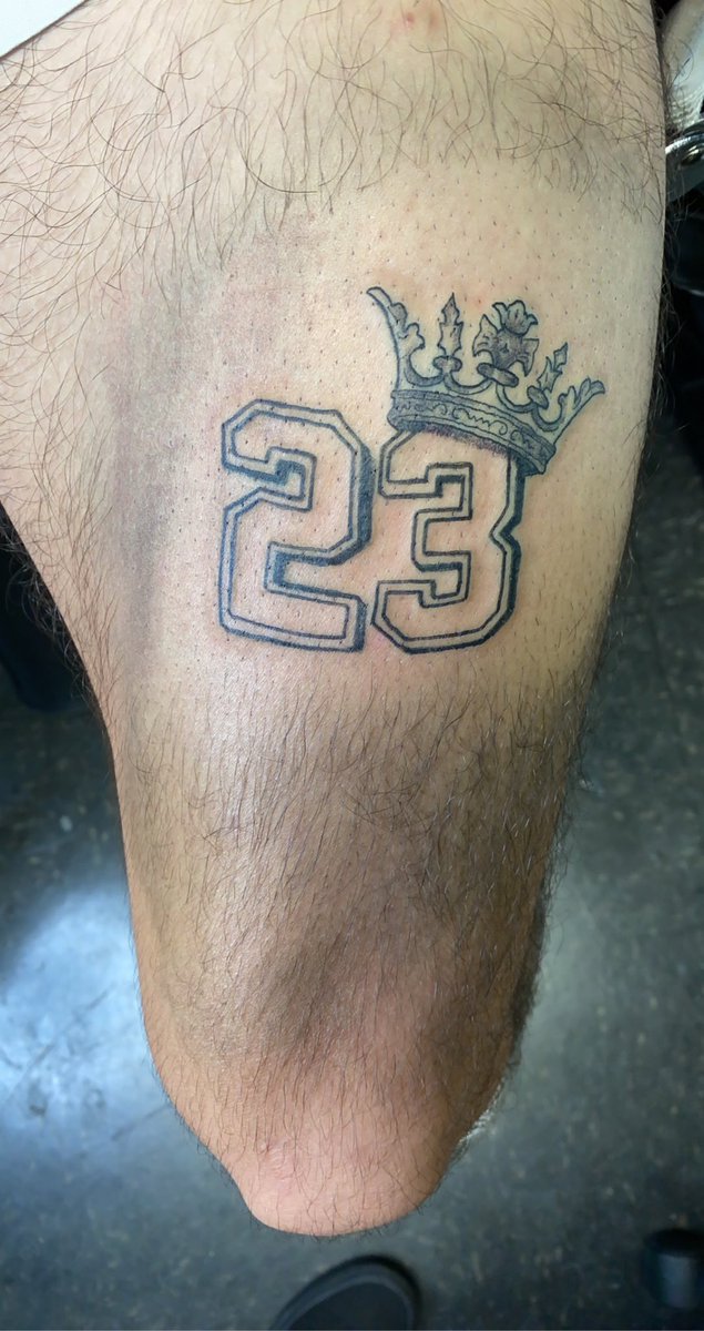 Travis_Versace's tweet photo. How it started and how it ended @KingJames https://t.co/FWTEiC0bFj