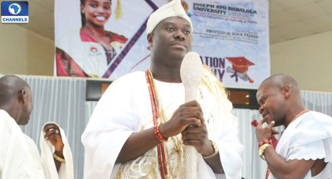 channelstv's tweet photo. ‘Finally, The Youths Are Awake’: Ooni Of Ife Supports #EndSARS
https://t.co/RSt2Mr046G https://t.co/j81PBt5j6u