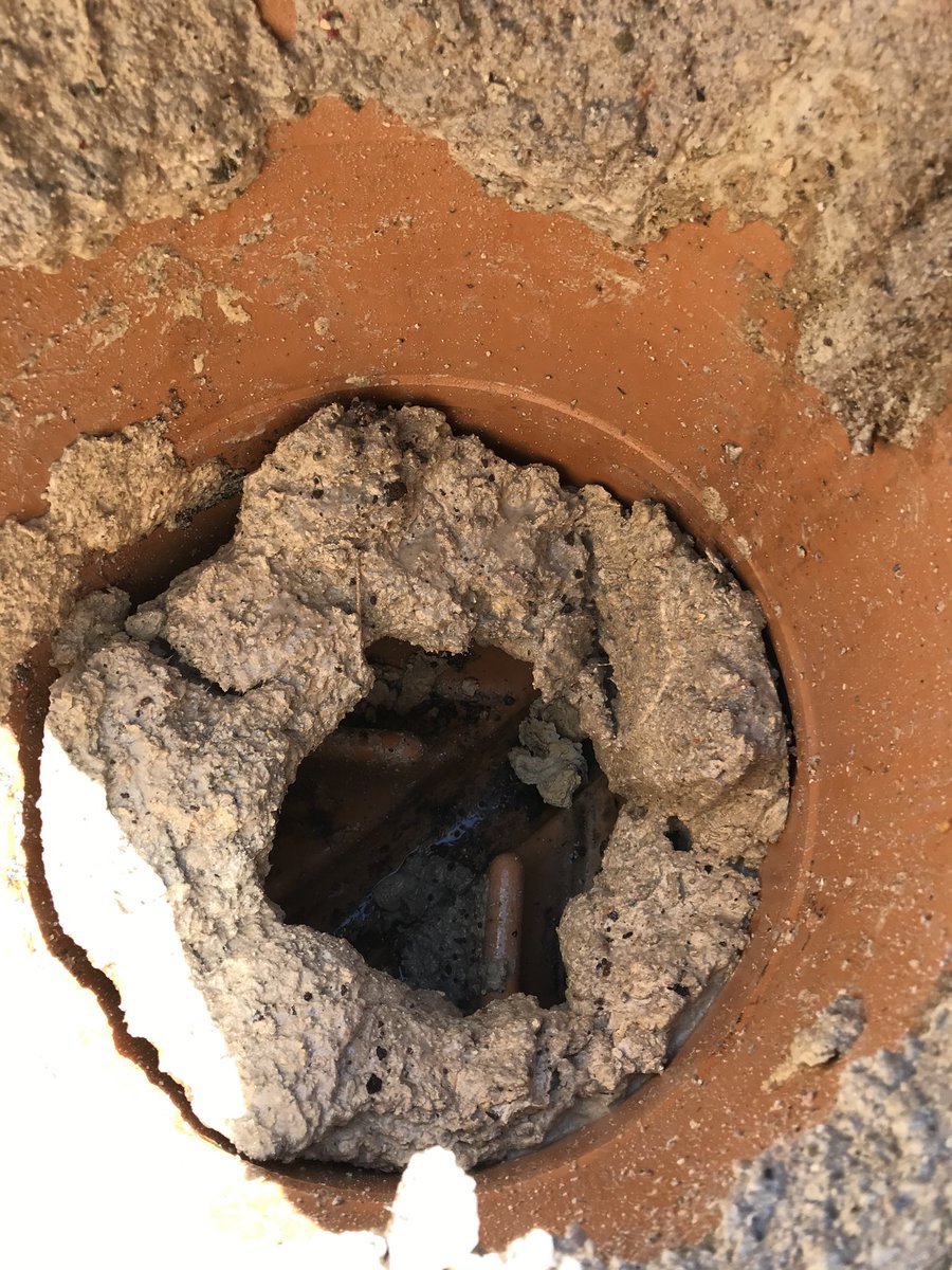 MTDrains's tweet photo. Managing agent called as one of his properties had problems with the drainage. We located the manholes which were all hidden under stones & one in particular was caked in fat/grease so we carried out a full descale of the drains.
#drainproblems #fog #descale #newromney #mtdrains https://t.co/ddm0OSoAq2