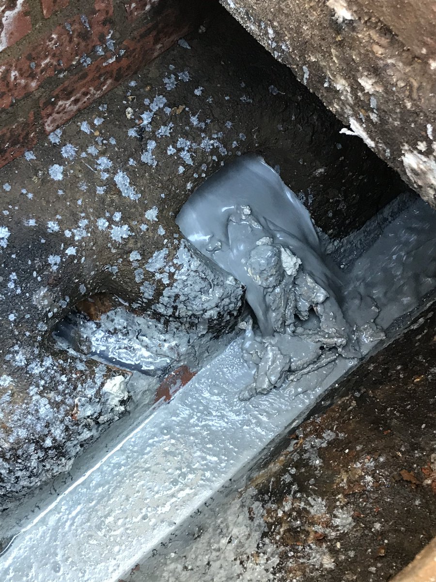 MTDrains's tweet photo. Managing agent called as one of his properties had problems with the drainage. We located the manholes which were all hidden under stones & one in particular was caked in fat/grease so we carried out a full descale of the drains.
#drainproblems #fog #descale #newromney #mtdrains https://t.co/ddm0OSoAq2