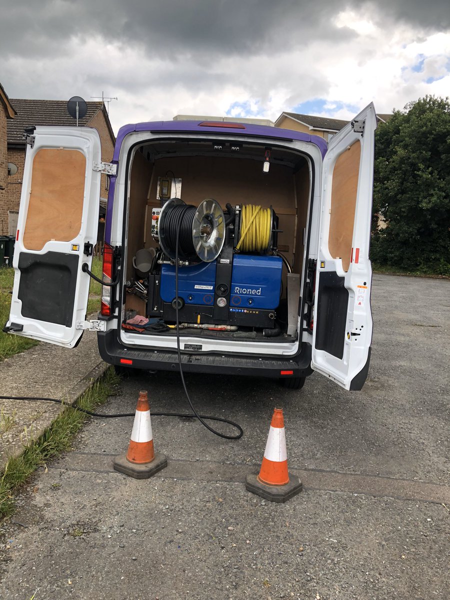 MTDrains's tweet photo. Managing agent called as one of his properties had problems with the drainage. We located the manholes which were all hidden under stones & one in particular was caked in fat/grease so we carried out a full descale of the drains.
#drainproblems #fog #descale #newromney #mtdrains https://t.co/ddm0OSoAq2