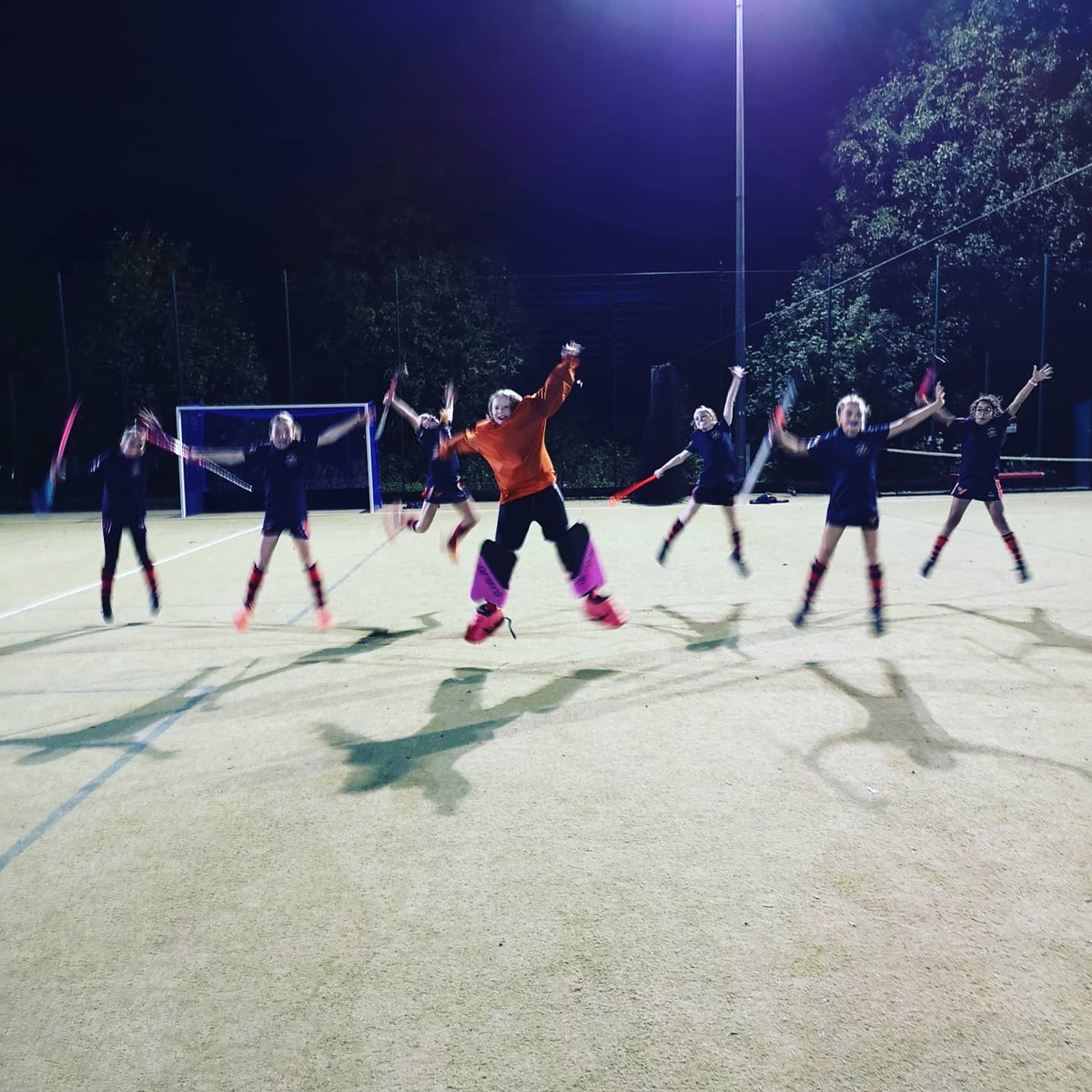 StokesleyHockey's tweet photo. Fantastic performance by these 7 tonight π
A good 3-2 win against Stockton HC
First U11 team, first game, first win = One very happy coach!
#TeamStokesley #MiniStokesley #Teamwork #BeautifulHockey #PlayersOfTheFuture https://t.co/8ZShwY84GW