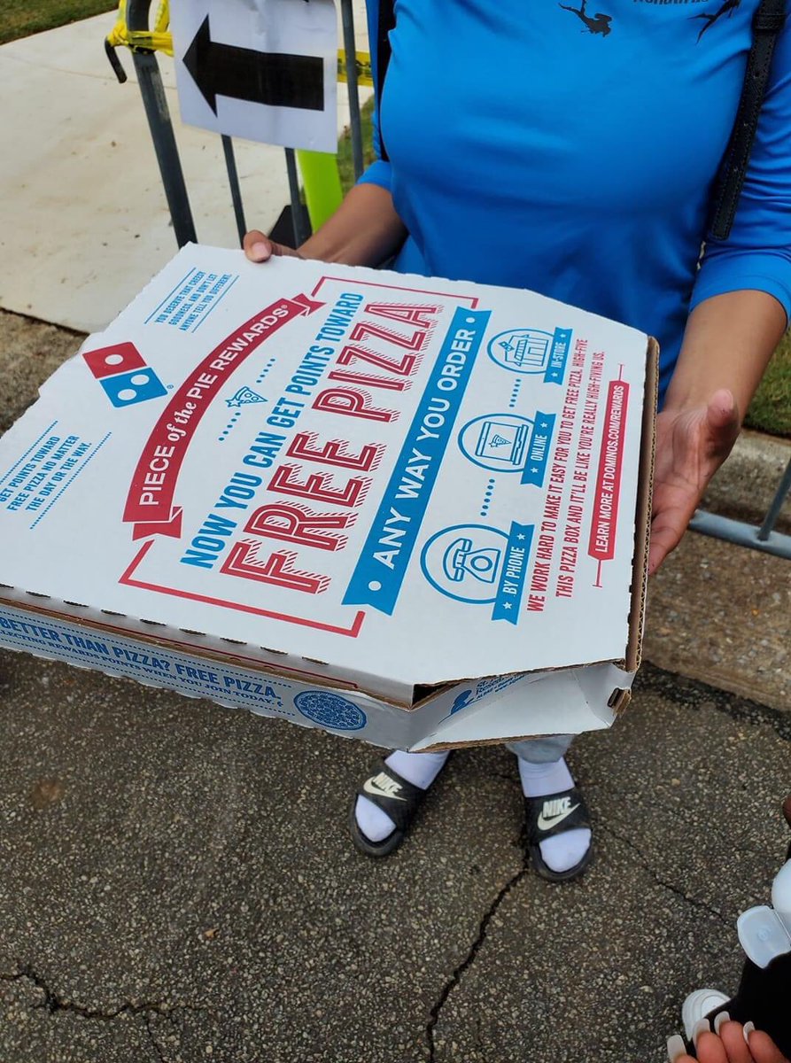 At the 7th hour, they ordered pizza! They seem to be in good spirits regardless. Did you see the lines?  #earlyvoting  #VOTE  