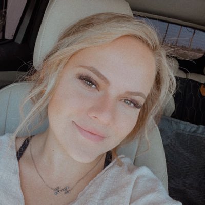 taylorashlax's tweet photo. #NewProfilePic https://t.co/6JvsRIYVwB