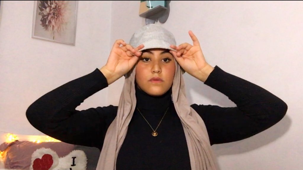 haneya31747171's tweet photo. Qui aime les bobs avec le foulard ? Who likes bucket hat ? #bob #BucketLikeABoss #hijabers #Muslims #hidjabi #Algerie #Algeria #TeamDZ https://t.co/GZFhVn5ZiH