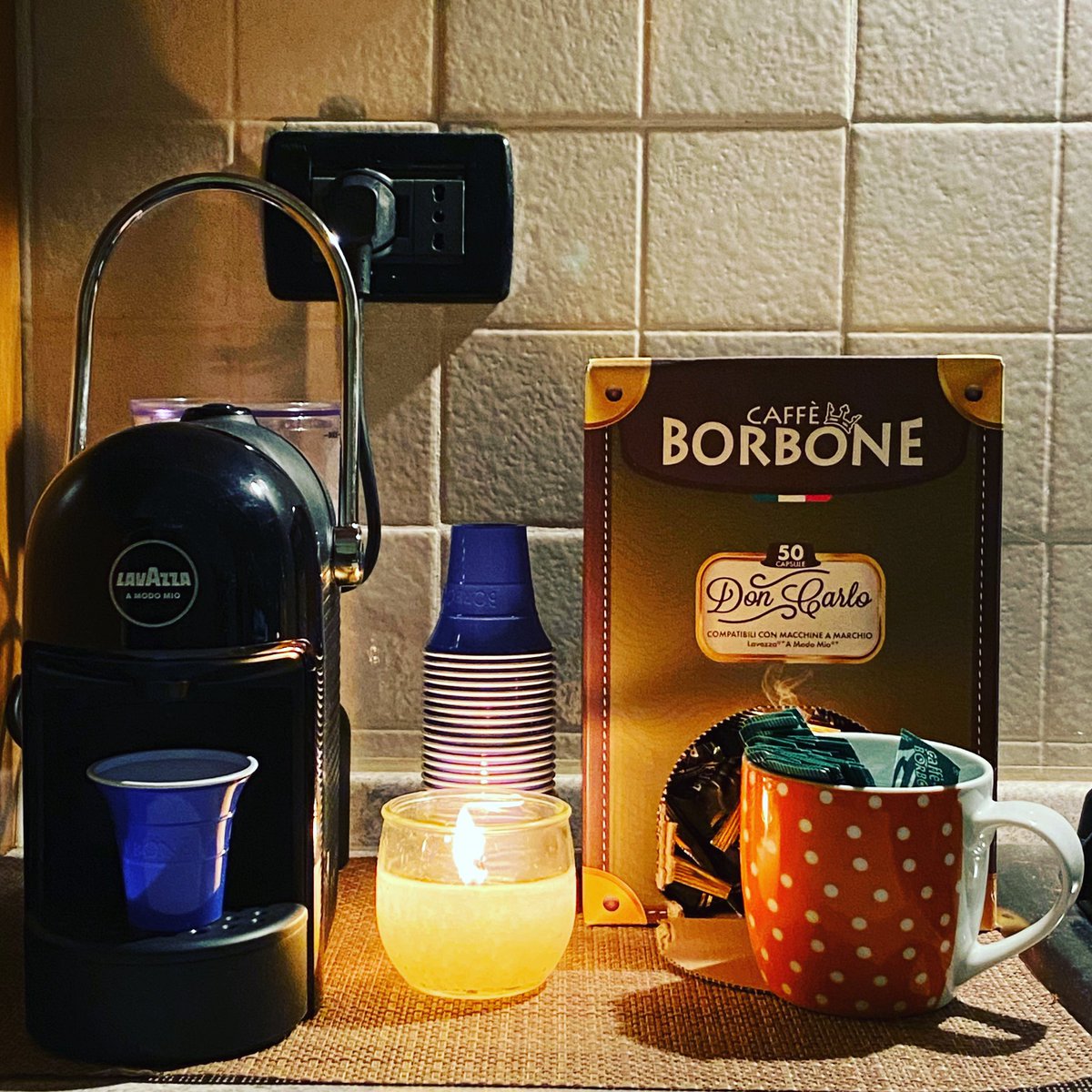 icaffeitaliani's tweet photo. il primo ☕️ del giorno e l’ultimo della sera.. Buona notte 💤 
https://t.co/K7T5JXky4k
#icaffeitaliani #atequalepiace #bellaria #caffeborbone #cialde #capsule #coffee https://t.co/bT6EcrYfgy
