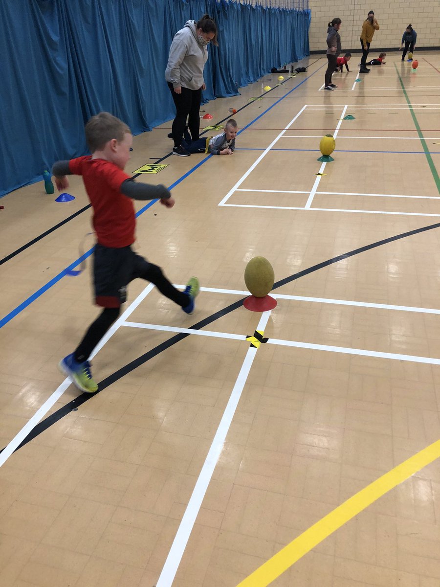 playondevelop's tweet photo. Hope all our Little Legends at Ebbw Vale enjoyed tonight’s session , you were all fantastic again 👏👏
Tonight was all about passing , catching , listening and handling the ball . 
#FutureSteelers #futuredragons #futurebulls @BullsBeaufort @DRA_Community @ebbwvalesteeler https://t.co/G9Jj2h1rHk