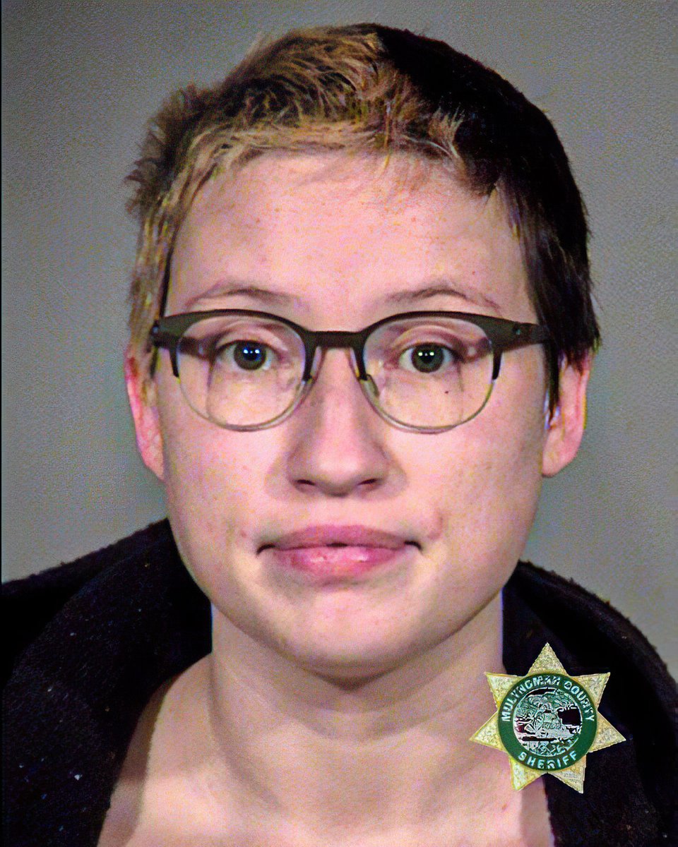 Arrested at the violent  #antifa Portland protest & quickly released:Sara S. Rider, 30, arrested again  https://archive.vn/Bm00P Kelsey Marley, 26  https://archive.vn/Mhor0 Madeline Kay, 23  https://archive.vn/xF8ii Molly Peterson, 18; arrested again  https://archive.vn/lvnM8 