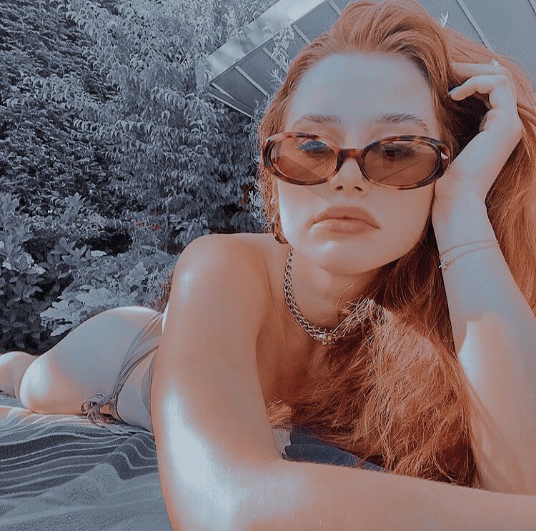 —                     She's got you 
                          mesmerized . .  ✧*･ﾟ