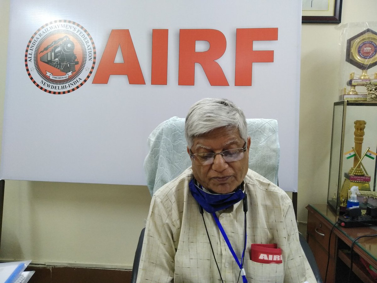 वित्त मंत्रालय ने आज तमाम शर्तो के साथ त्योहारों पर एडवांस योजना का ऐलान किया है, जिसे महामंत्री शिवगोपाल मिश्रा ने खारिज कर दिया ! सुने वीडियो ..
<a href="/RailMinIndia/">Ministry of Railways</a>
<a href="/v_k_yadava/">Vinod Kumar Yadav</a> 
<a href="/ABPNews/">ABP News</a>
<a href="/RailwayNorthern/">Northern Railway</a>
<a href="/FinMinIndia/">Ministry of Finance</a> 
<a href="/ANI/">ANI</a>
<a href="/aajtak/">AajTak</a>

facebook.com/18057103949093… 

facebook.com/18057103949093…