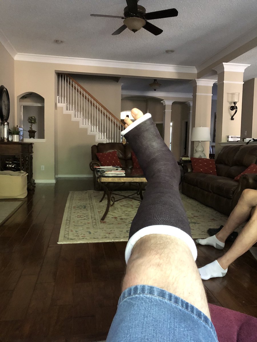 Well now that I am casted it's time to catch up with <a href="/inugamikorone/">戌神ころね🥐本物</a> and <a href="/oozorasubaru/">大空スバル🚑ホロライブ 🍥</a> . They always make me smile.