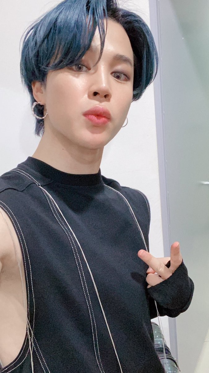 strawberry_fr's tweet photo. Happy Birthday Our Amazing, Talented, Handsome, King!!!💕💞💓💕💓💕💓 We Love you and wish you an Amazing birthday🎂🎉🎁🎂🎉🎁🎂🎉🎁🎂🎉🎁#HappyBirthdayJimin #JIMINDAY https://t.co/MXyzAdCvdz