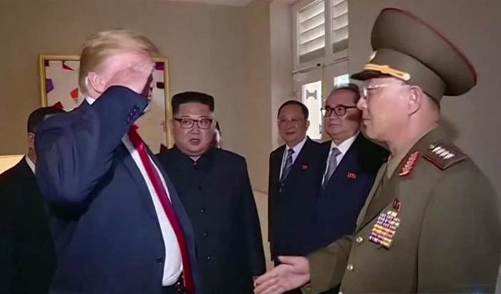 RufusKings1776's tweet photo. #MemoToTrump 
Never salute foreign communist militaries.
Never. https://t.co/KrDLnzcMKb