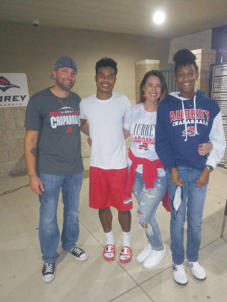 BraylonColgrove's tweet photo. My family-my biggest fans-my biggest support team! Dad, Mom, Little Sis and Mimi. ❤💙❤💙
#beyondblessed
#teambraylon
#aubreychap4life https://t.co/gTtaeLT7oa