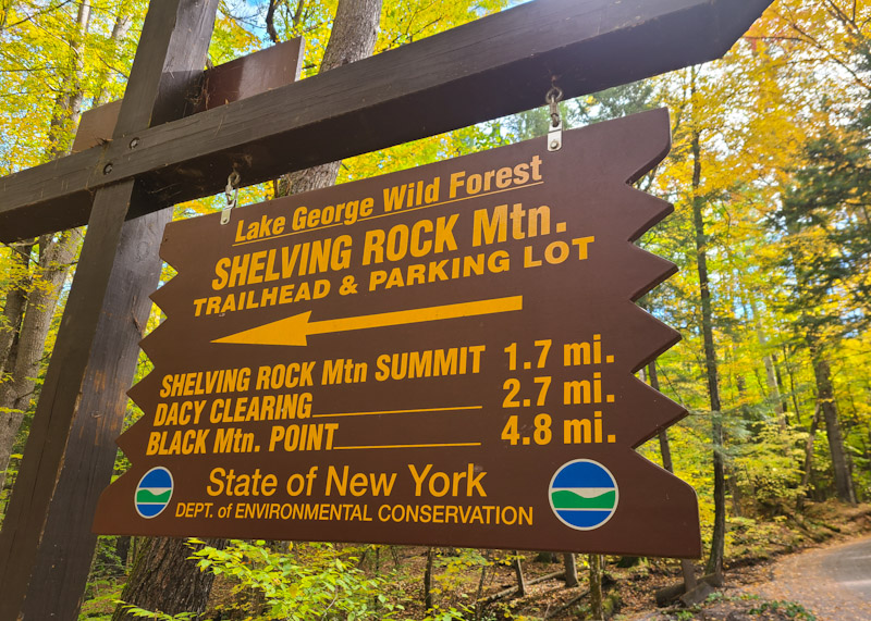 FoliageNetwork's tweet photo. Enjoyed a great hike up Shelving Rock Mountain and around Shelving Rock Falls. This is located near Fort Ann in NY's southern Adirondack Mountains. More pics at https://t.co/obZR6KWPx0! #fallfoliage #foliagenetwork #fall2020 #autumn https://t.co/GCjxTMykfZ
