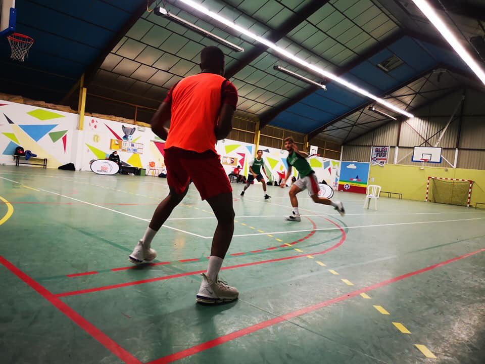 Pôle formation
La saison des soirées techniques est lancée
Plus de 25 entraîneurs ont suivi les interventions de M DASSONVILLE et K SOUCHU.
À suivre. #oiseup <a href="/ffbasketball/">Fédération Française de BasketBall</a> @LigueHDF_basket