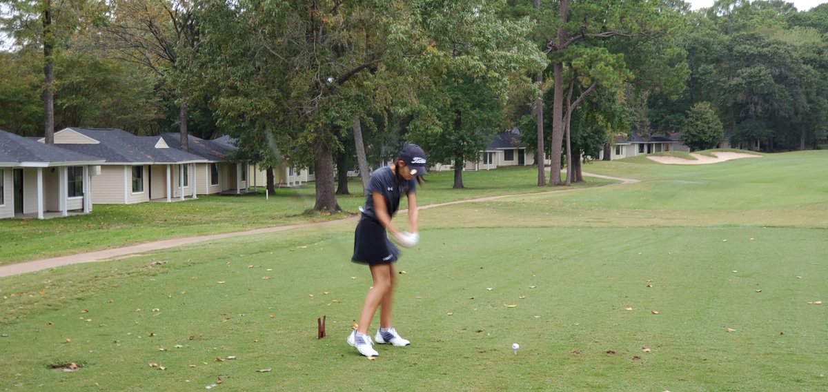 KleinCain_Golf's tweet photo. The Varsity Girls played strong man golf today at The Golf Club at Margaritaville Lake Resort #ReignCain https://t.co/AJAB6JPEuY