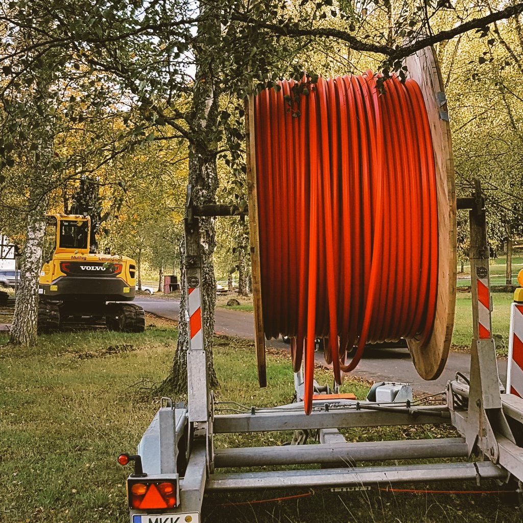 Endlich geht es los!! Unser altehrwürdiges Gemäuer erhält einen eigenen Glasfaseranschluss für blitzschnelles Internet! 

#WirLebenReha #kueppelsmuehle #rehamachtsbesser #mainkinzigkreis