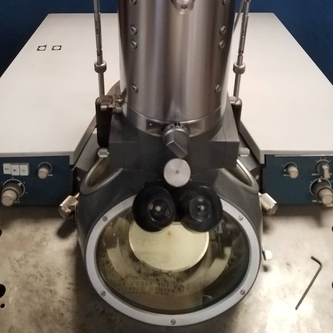 scientist84's tweet image. Anyone want this? It&apos;s a Philip&apos;s EM301 #TransmissionElectronMicroscope, it can get 3.5 Angstrom line resolution when up to speed. It&apos;s in Austin TX, and is free if you come get it. It is complete, but unassembled. Includes very descriptive service manual.PLEASE SHARE #science