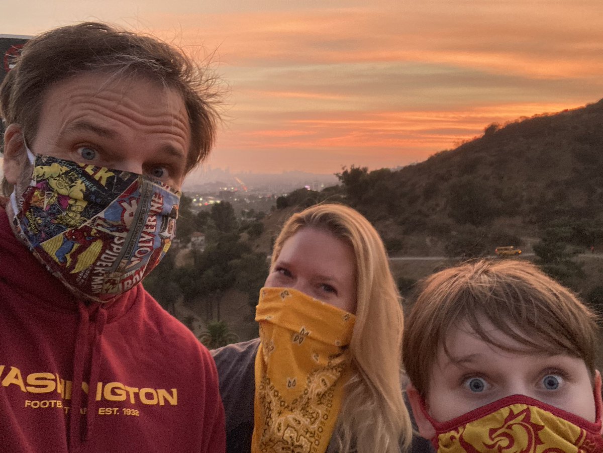 TraceyPence's tweet photo. I hike #runyoncanyon everyday. This weekend after work I brought my boys with me to catch the #casunset Getting the little one #offthedevices was a win! #ilovela #realestateinfocus #traceysellsla @eddiepence https://t.co/EPeJrdJWJB