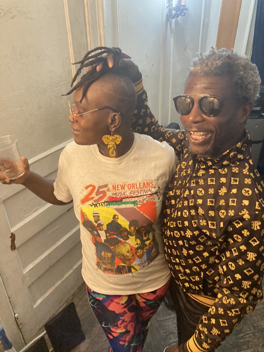 🚨🚨🚨
#hairstyle on fleek ❤️❤️
What do you think? 

#MondayMotivation #music #artist #singer