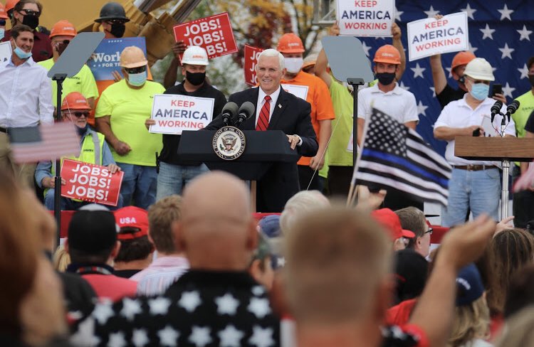 BerntsonBethany's tweet photo. SO MUCH ENTHUSIASM for VP @Mike_Pence in Columbus today!🇺🇸
#WorkersForTrump and #CopsForTrump showed up in droves to support the ONLY candidate this election who will fight for them!💪🏻🇺🇸
Ohio is ready for @realDonaldTrump to #MakeAmericaGreatAgain!
📸@casiddle https://t.co/Y7m2ZdM1r9