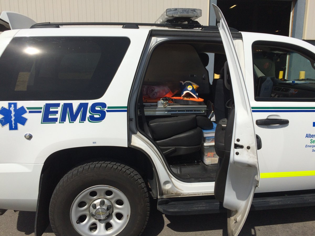 ahs_ems's tweet image. Did You Know? #yourEMS fleet includes a corps of specially designed sport utility vehicles (SUV), able to extricate patients from difficult-to-access areas, to a waiting ambulance. These SUVs are located across #Alberta, operated by a number of different teams.