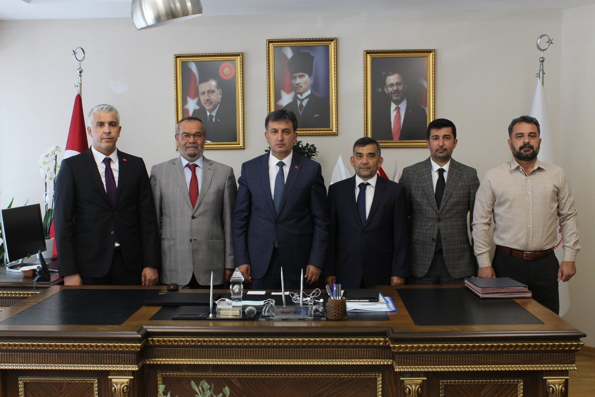 Mehmet HANİLÇİ (@mehmet_hanilci) on Twitter photo Kayseri'de birlikte çalışmakta keyf aldığım <a href="/MuratEskici38/">Murat ESKİCİ</a> İzmir Gençlik ve Spor İl Müdürlüğü makamında hayırlı olsun ziyaretinde bulunduk. Kıymetli müdürüme yeni görev yerinde başarılar diler,
misafirperverliğinden ötürü teşekkürlerimi sunarım. Kayseri'de birlikte çalışmakta keyf aldığım <a href="/MuratEskici38/">Murat ESKİCİ</a> İzmir Gençlik ve Spor İl Müdürlüğü makamında hayırlı olsun ziyaretinde bulunduk. Kıymetli müdürüme yeni görev yerinde başarılar diler,
misafirperverliğinden ötürü teşekkürlerimi sunarım.